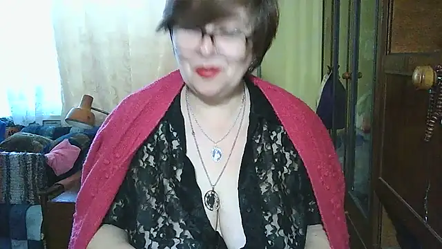 Snapshot of VeronicaGold511 chatting on 10/18/25, 07:09 VeronicaGold511 online show from 10/18/25, 07:09