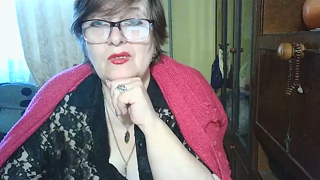 Snapshot of VeronicaGold511 chatting on 10/19/25, 06:47 VeronicaGold511 online show from 10/19/25, 06:47