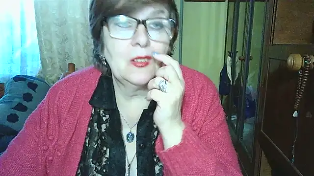 Snapshot of VeronicaGold511 chatting on 10/20/25, 06:58 VeronicaGold511 online show from 10/20/25, 06:58