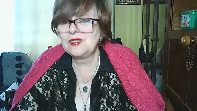 Snapshot of VeronicaGold511 chatting on 10/22/25, 07:41 VeronicaGold511 online show from 10/22/25, 07:41