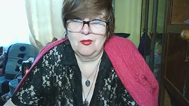 Snapshot of VeronicaGold511 chatting on 10/27/25, 08:07 VeronicaGold511 online show from 10/27/25, 08:07