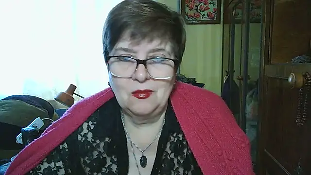 Snapshot of VeronicaGold511 chatting on 10/30/25, 08:05 VeronicaGold511 online show from 10/30/25, 08:05