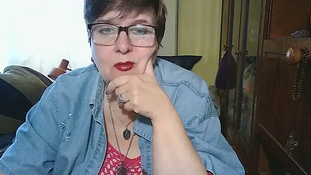 Snapshot of VeronicaGold511 chatting on 11/03/25, 09:10 VeronicaGold511 online show from 11/03/25, 09:10