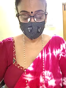 sweet-lotus online show from 10/14/25, 04:13