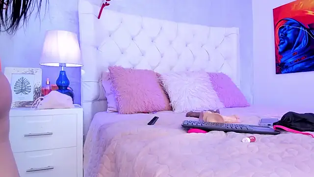 Snapshot of Yara_Bliss_ chatting on 11/12/25, 02:17 Yara Bliss online show from 11/12/25, 02:17