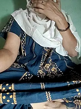 Hotty-Monaa online show from 11/24/25, 04:51