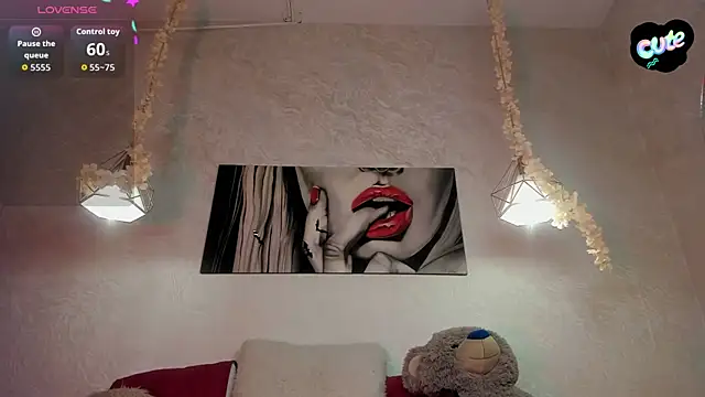 ClleoMoon online show from 11/16/25, 10:59