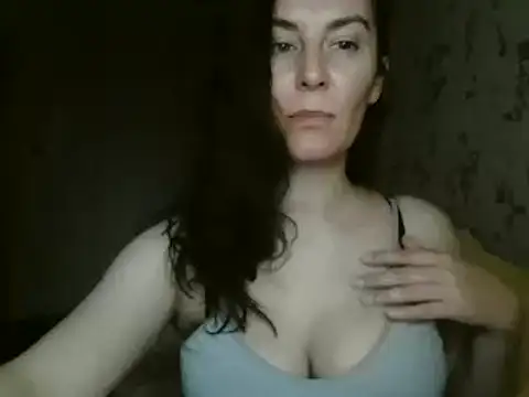 Snapshot of KatalinaQE chatting on 09/10/25, 04:45 KatalinaQE online show from 09/10/25, 04:45