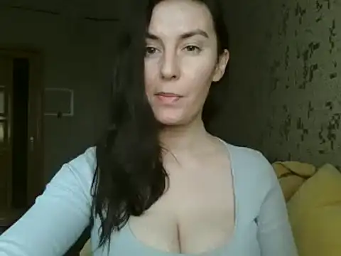 Snapshot of KatalinaQE chatting on 10/02/25, 07:48 KatalinaQE online show from 10/02/25, 07:48