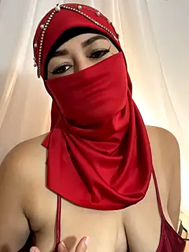 Snapshot of Amyraa_ chatting on 10/08/25, 12:36 Amyraa online show from 10/08/25, 12:36