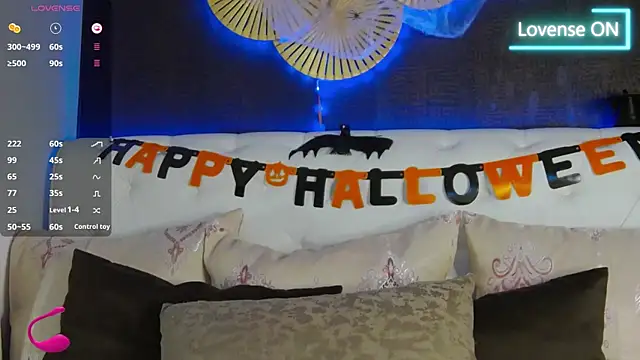 Snapshot of BellaKarma chatting on 10/31/25, 09:21 BellaKarma online show from 10/31/25, 09:21