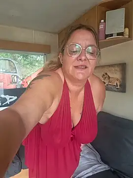 Snapshot of Misspapillon1840 chatting on 09/20/25, 07:42 Misspapillon1840 online show from 09/20/25, 07:42