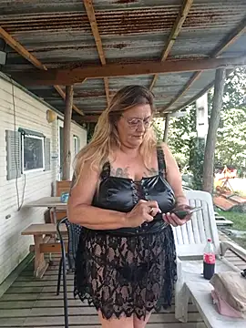 Snapshot of Misspapillon1840 chatting on 09/30/25, 11:04 Misspapillon1840 online show from 09/30/25, 11:04