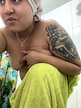 naomy26 online show from 11/04/25, 12:54