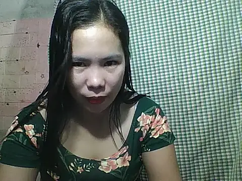 Snapshot of pinaysinglemommm chatting on 10/31/25, 08:32 pinaysinglemommm online show from 10/31/25, 08:32