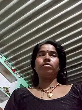 Snapshot of MISS_LOVE_001 chatting on 10/18/25, 05:03 MISS LOVE 001 online show from 10/18/25, 05:03