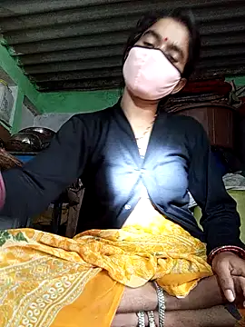 Snapshot of MISS_LOVE_001 chatting on 10/31/25, 08:48 MISS LOVE 001 online show from 10/31/25, 08:48