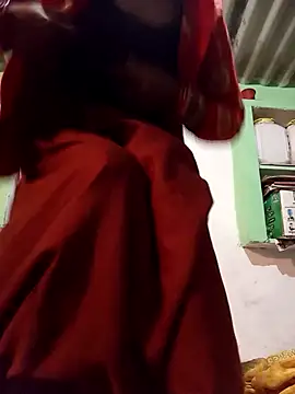 Snapshot of MISS_LOVE_001 chatting on 11/16/25, 03:39 MISS LOVE 001 online show from 11/16/25, 03:39