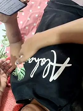 Snapshot of Radhika_01 chatting on 11/12/25, 03:29 Radhika 01 online show from 11/12/25, 03:29