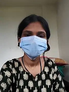 Shivani2002 online show from 11/05/25, 08:25