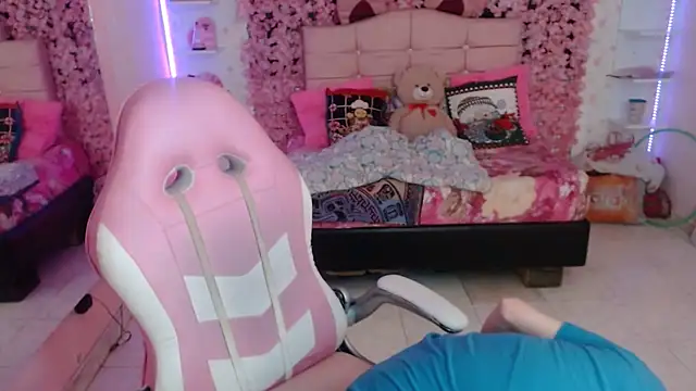 Littlecat 1 online show from 11/23/25, 03:06