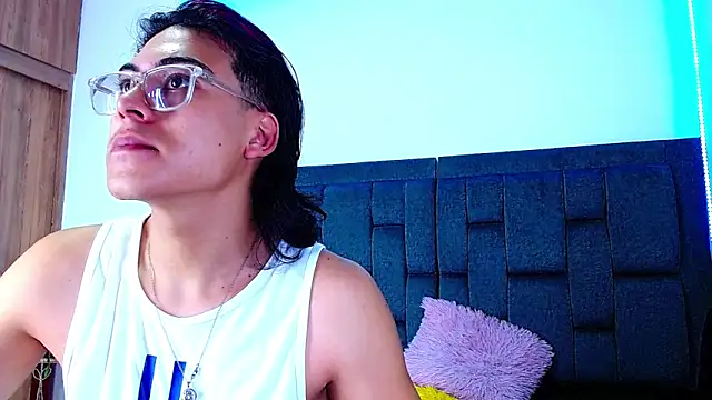 Snapshot of dirty_model chatting on 10/15/25, 03:39 dirty model online show from 10/15/25, 03:39