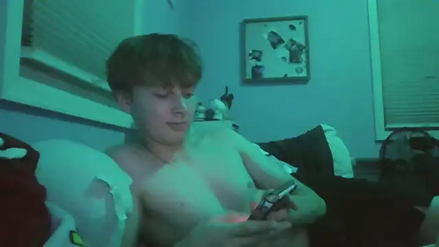 Snapshot of Liam_axel35 chatting on 09/25/25, 02:48 Liam axel35 online show from 09/25/25, 02:48