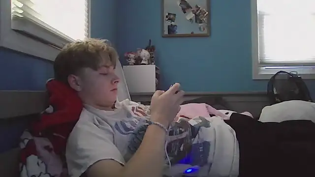 Snapshot of Liam_axel35 chatting on 10/10/25, 09:03 Liam axel35 online show from 10/10/25, 09:03