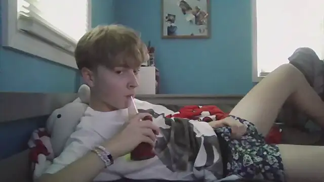 Snapshot of Liam_axel35 chatting on 10/13/25, 07:47 Liam axel35 online show from 10/13/25, 07:47