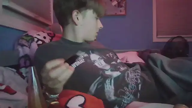 Snapshot of Liam_axel35 chatting on 10/25/25, 12:40 Liam axel35 online show from 10/25/25, 12:40