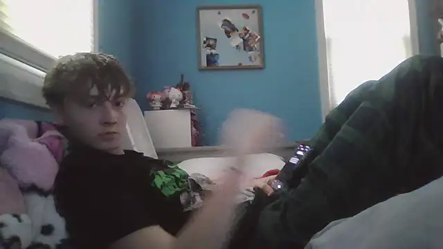 Snapshot of Liam_axel35 chatting on 11/04/25, 08:30 Liam axel35 online show from 11/04/25, 08:30