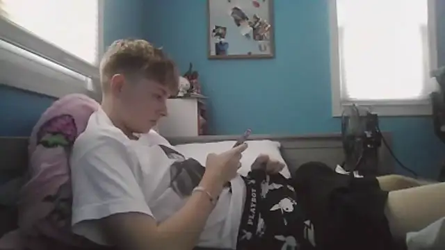 Snapshot of Liam_axel35 chatting on 11/15/25, 08:49 Liam axel35 online show from 11/15/25, 08:49