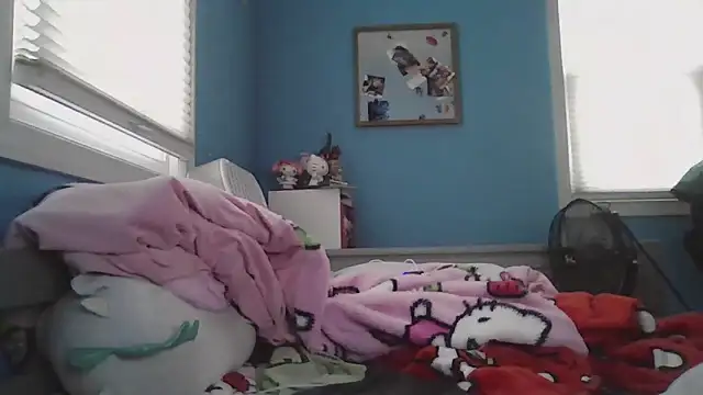 Snapshot of Liam_axel35 chatting on 11/28/25, 05:37 Liam axel35 online show from 11/28/25, 05:37