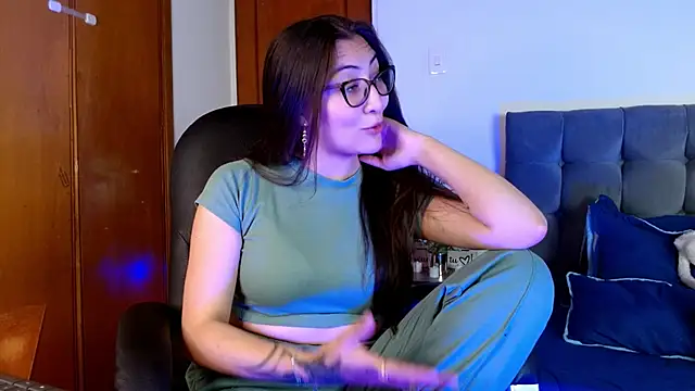 Snapshot of Liana_99 chatting on 09/17/25, 04:41 Liana 99 online show from 09/17/25, 04:41