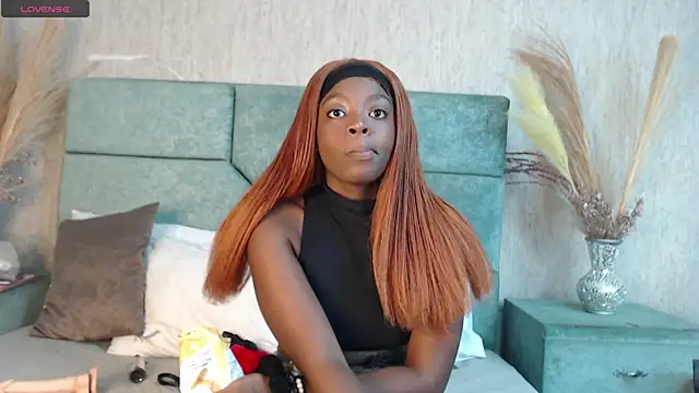 OliviaGarciaa online show from 10/11/25, 09:02