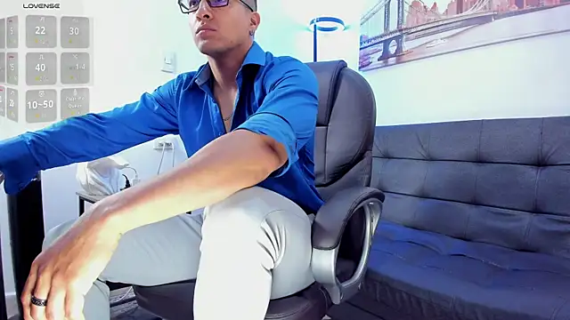 Dash Bukoski online show from 10/21/25, 12:17