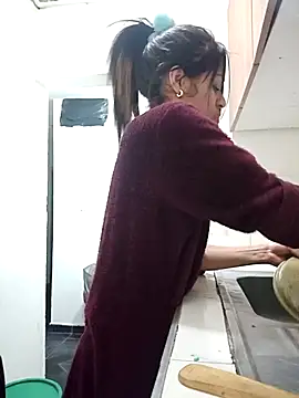 toxic sweet  online show from 11/28/25, 07:27