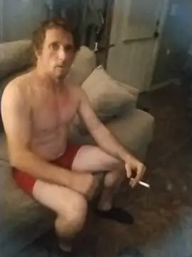 Snapshot of CatchyPart93 chatting on 10/25/25, 08:33 CatchyPart93 online show from 10/25/25, 08:33