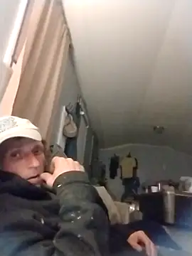 Snapshot of CatchyPart93 chatting on 11/15/25, 06:11 CatchyPart93 online show from 11/15/25, 06:11