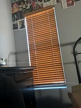 M1l3yD3w online show from 09/28/25, 08:47