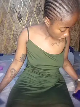 Snapshot of naked__ chatting on 10/30/25, 04:25 naked online show from 10/30/25, 04:25