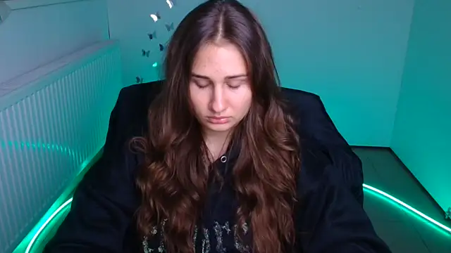 Stefanie Sweet online show from 10/04/25, 03:15