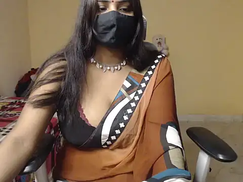 Snapshot of Samiksha- chatting on 10/17/25, 08:28 Samiksha- online show from 10/17/25, 08:28