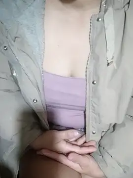 Snapshot of Hoanguyenn chatting on 11/19/25, 10:43 Hoanguyenn online show from 11/19/25, 10:43