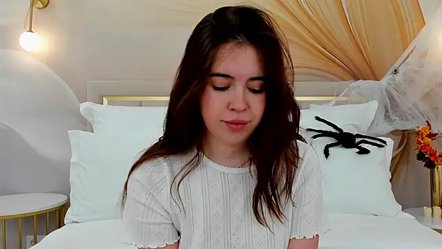 KimberlyBond online show from 10/28/25, 03:04