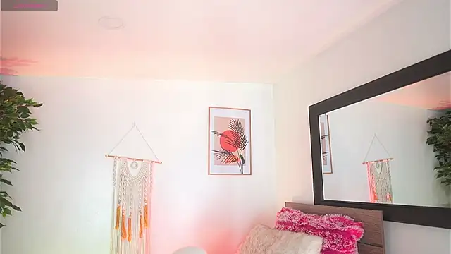 Snapshot of melissa_laurent_ chatting on 11/05/25, 12:27 melissa laurent online show from 11/05/25, 12:27