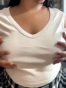 Snapshot of Maggi-is-back chatting on 10/06/25, 02:20 Maggi-is-back online show from 10/06/25, 02:20