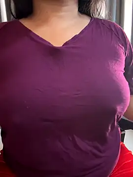 Snapshot of Maggi-is-back chatting on 11/20/25, 03:39 Maggi-is-back online show from 11/20/25, 03:39