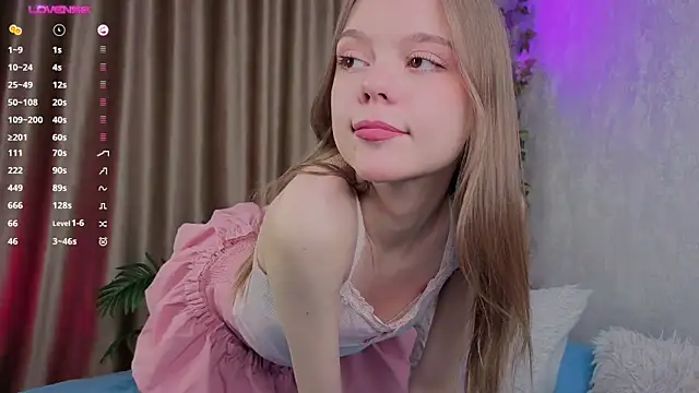 Snapshot of WeiSusi chatting on 10/30/25, 04:08 WeiSusi online show from 10/30/25, 04:08