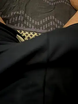 Snapshot of T0To_ chatting on 11/18/25, 08:02 T0To online show from 11/18/25, 08:02